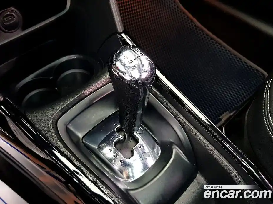 Peugeot 2008 2015 1.6 гидро в Москве № 1422464, фото 9