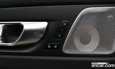 Volvo XC60 2025 2.0 гидро в Москве № 1422930, миниатюра 8