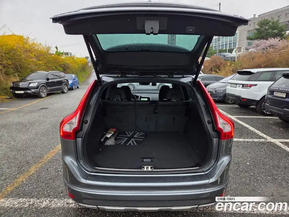 Volvo XC60 2016 2.0 гидро в Москве № 1422943, фото 18