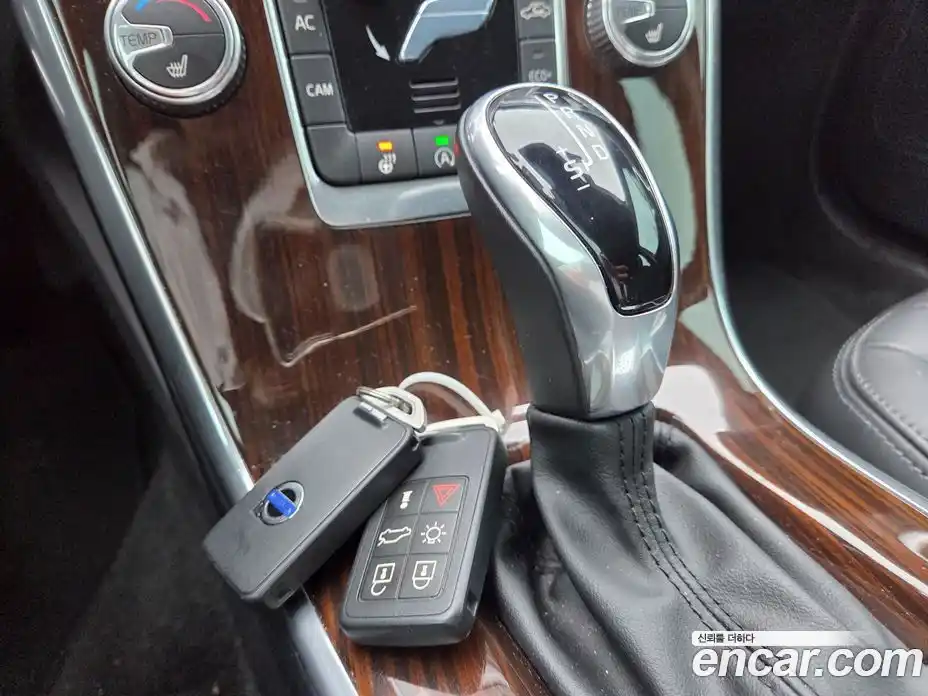 Volvo XC60 2016 2.0 гидро в Москве № 1422943, фото 9