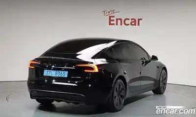 Tesla Model 3, 2024