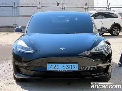 Tesla Model 3, 2022