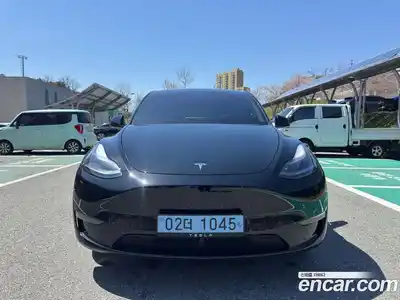 Tesla Model Y, 2024