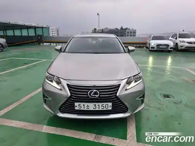 Lexus ES, 2017