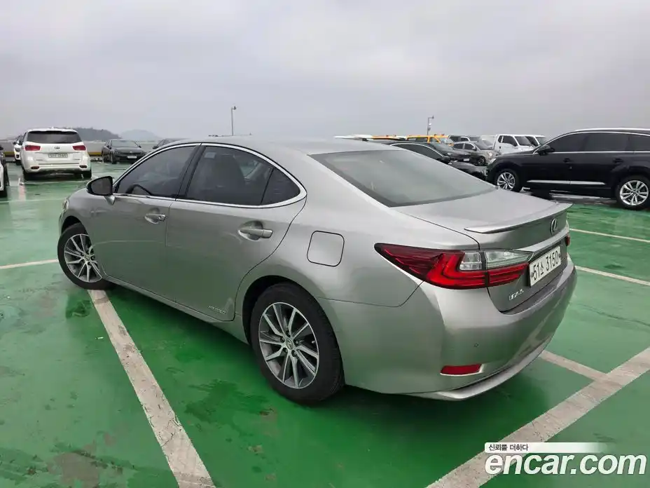 Lexus ES 2017 2.5 гидро в Москве № 1424049, фото 4