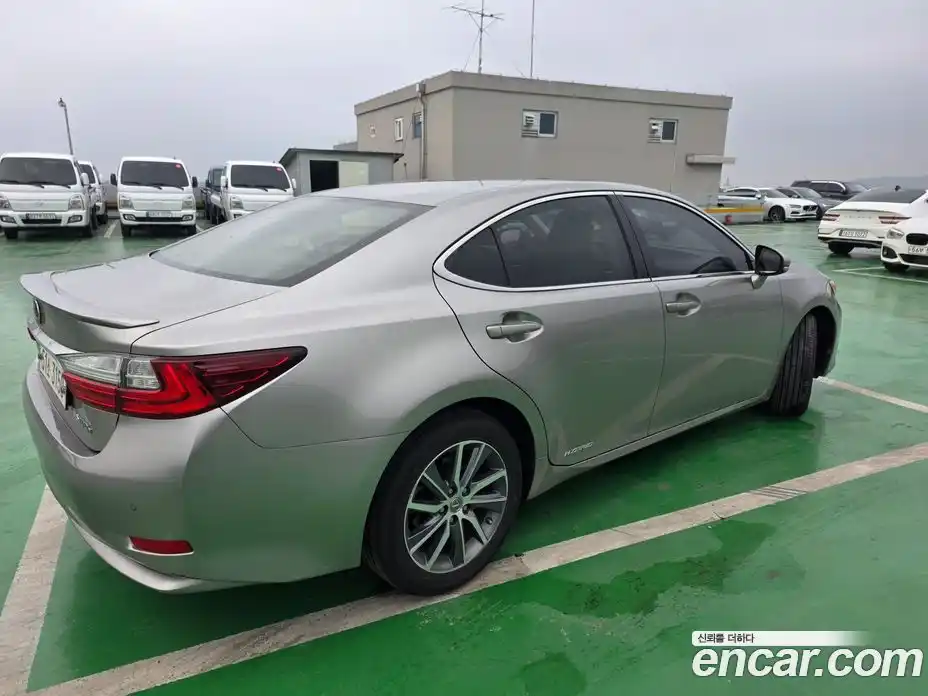 Lexus ES 2017 2.5 гидро в Москве № 1424049, фото 6
