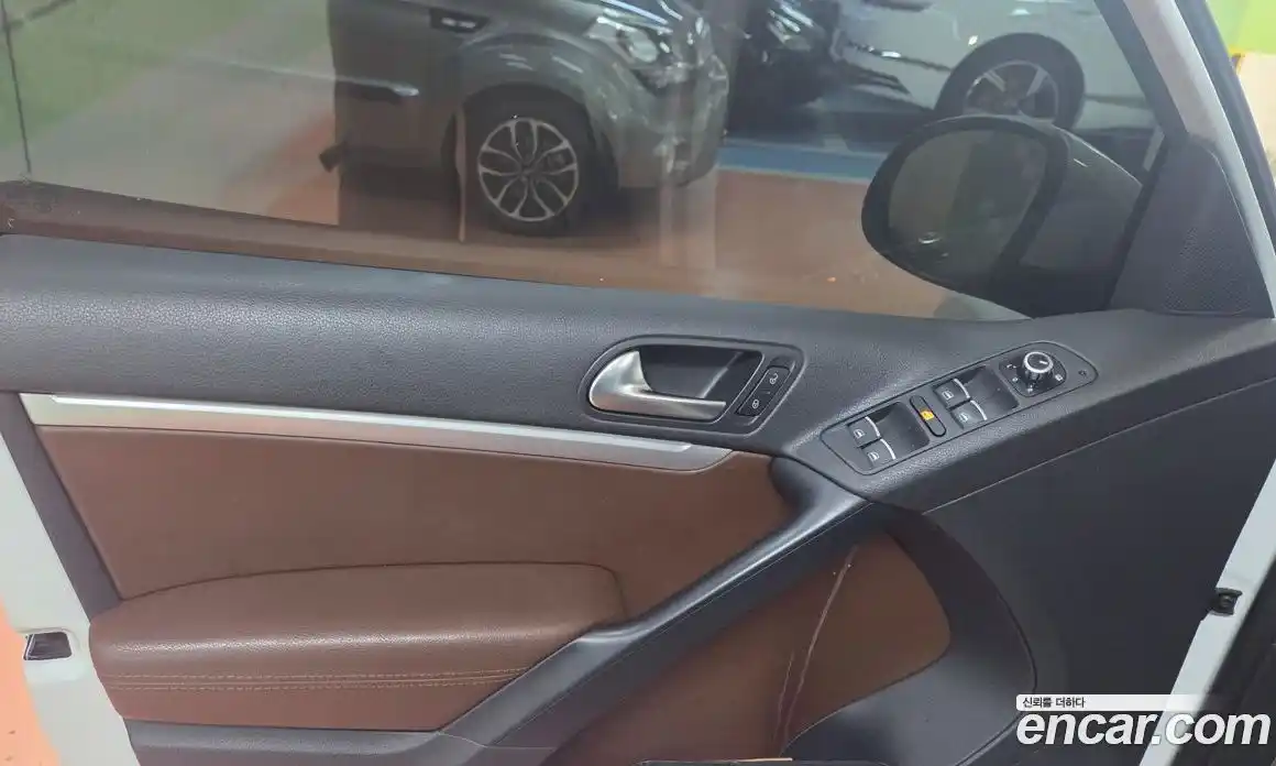 Volkswagen Tiguan 2014 2.0 гидро в Москве № 1424199, фото 16