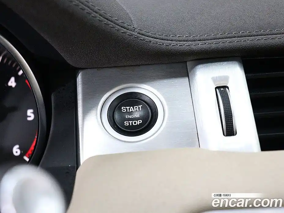 Land Rover Range-Rover Evoque 2018 2.0 гидро в Москве № 156114, фото 16