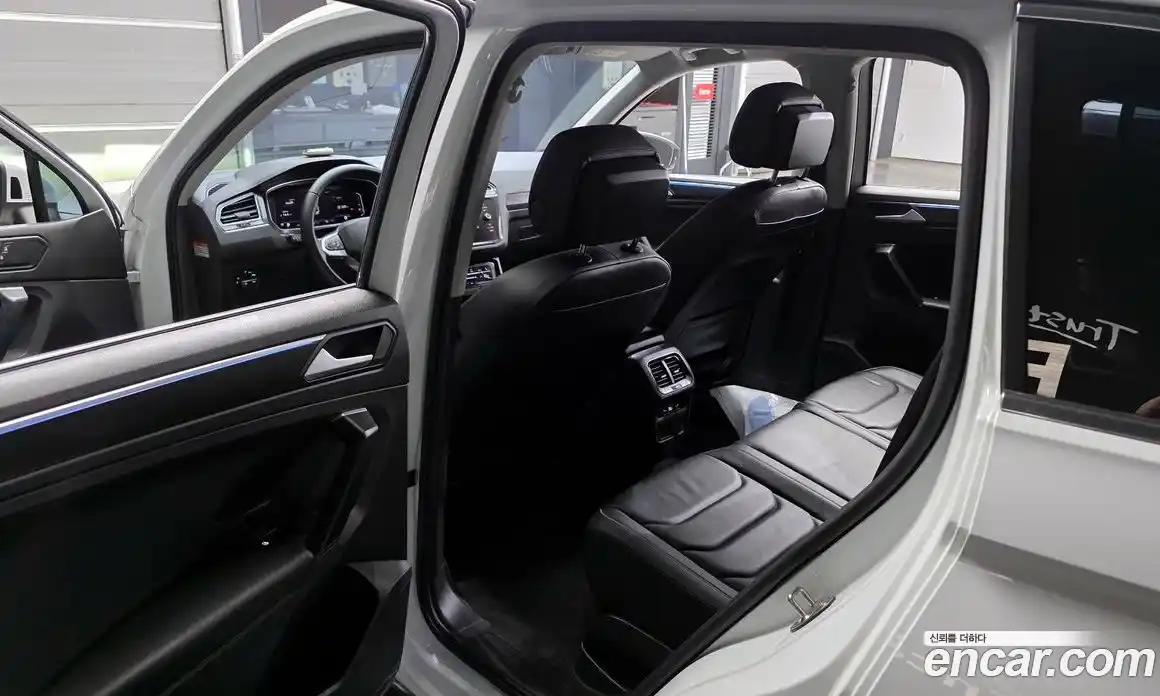 Volkswagen Tiguan 2023 2.0 гидро в Москве № 168604, фото 12