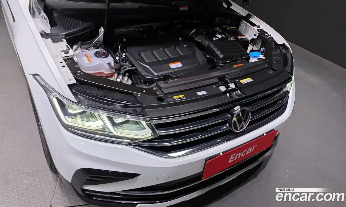 Volkswagen Tiguan 2023 2.0 гидро в Москве № 168604, фото 6