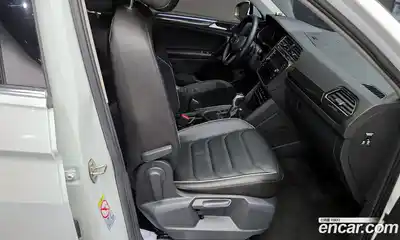 Volkswagen Tiguan 2023 2.0 гидро в Москве № 168604, миниатюра 10