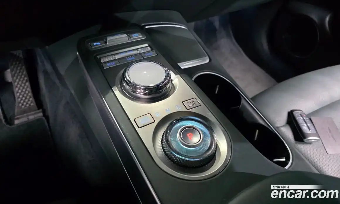 Genesis GV70 2022 2.5 Автомат в Москве № 1399757, фото 9