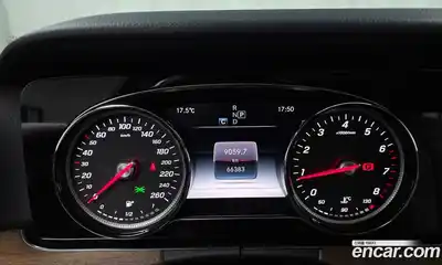 Mercedes-Benz E-Class 2017 2.0 гидро в Москве № 1403772, миниатюра 8