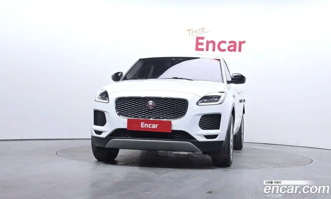 Jaguar E-Pace 2018 2.0 гидро в Москве № 1404108, фото 3