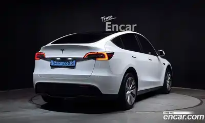 Tesla Model Y 2023 0.2 гидро в Москве № 1405375, миниатюра 2