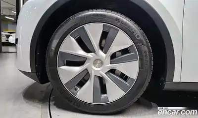 Tesla Model Y 2023 0.2 гидро в Москве № 1405375, миниатюра 5