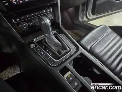 Volkswagen Passat 2018 2.0 гидро в Москве № 1405735, миниатюра 9