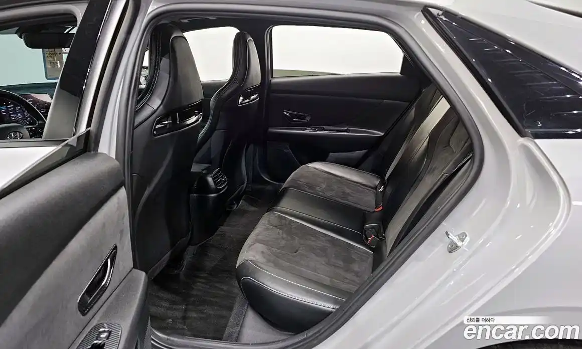 Hyundai Avante 2022 2.0 Автомат в Москве № 1417380, фото 12