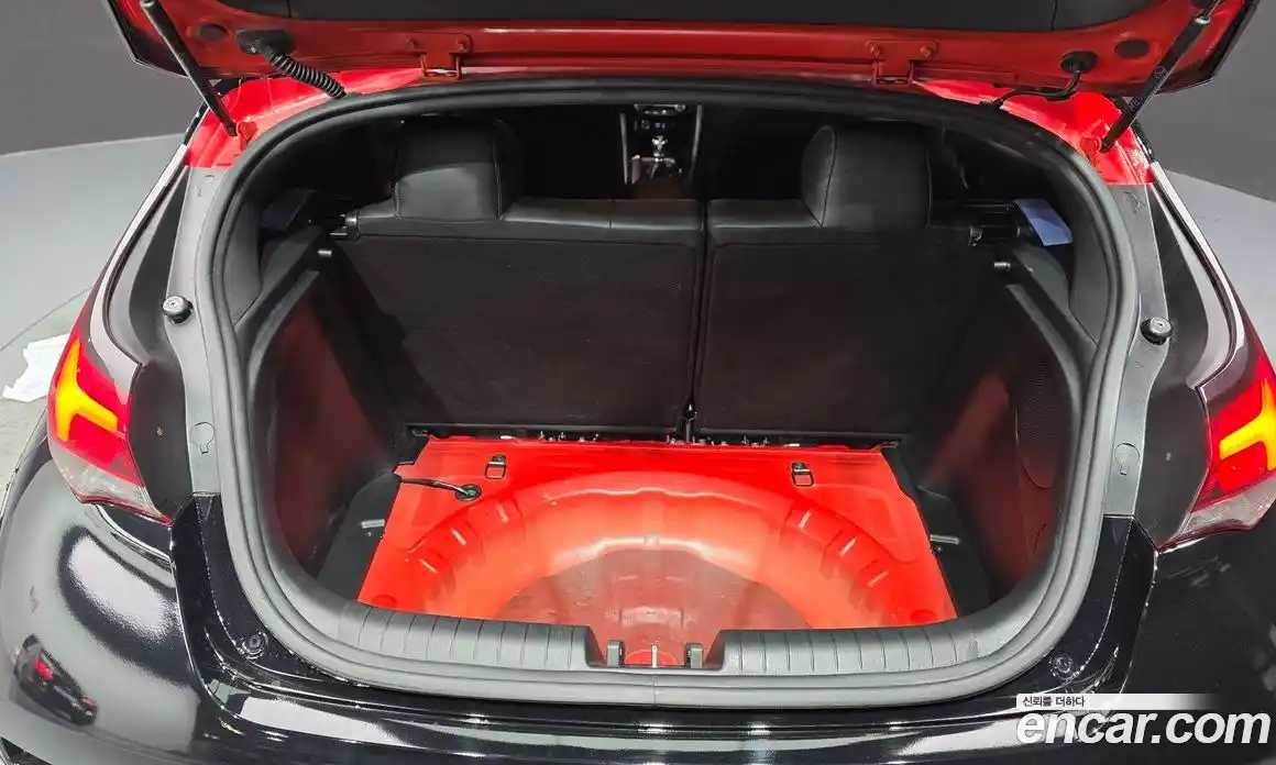 Hyundai Veloster 2019 2.0 механика в Москве № 1417395, фото 20