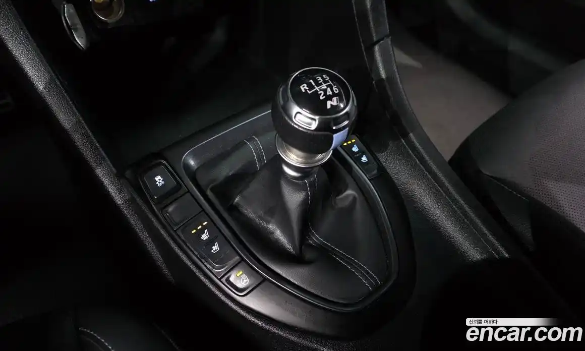 Hyundai Veloster 2019 2.0 механика в Москве № 1417395, фото 9
