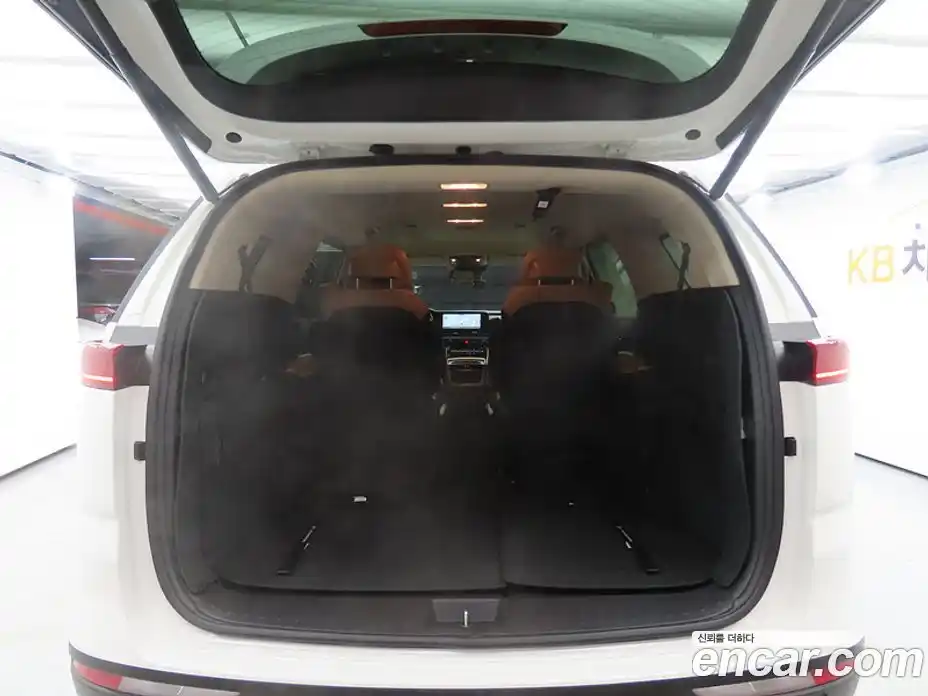 Kia Canival 2023 3.5 гидро в Москве № 1418226, фото 18
