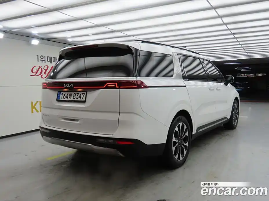 Kia Canival 2023 3.5 гидро в Москве № 1418226, фото 3