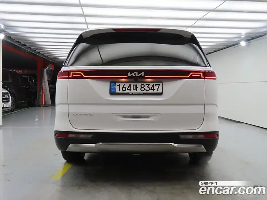 Kia Canival 2023 3.5 гидро в Москве № 1418226, фото 4