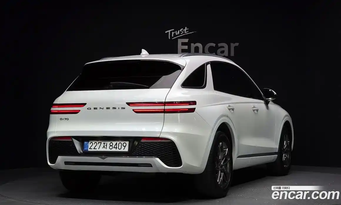 Genesis GV70 2021 2.2 Автомат в Москве № 1418531, фото 2