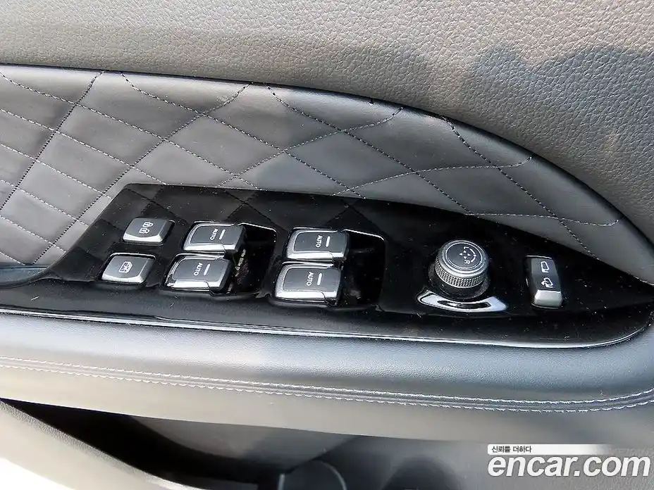 SsangYong Rexton 2017 2.2 Автомат в Москве № 1419533, фото 17