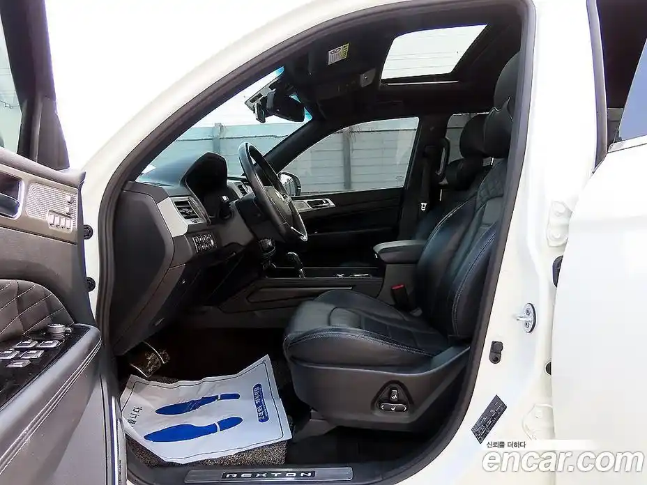 SsangYong Rexton 2017 2.2 Автомат в Москве № 1419533, фото 10