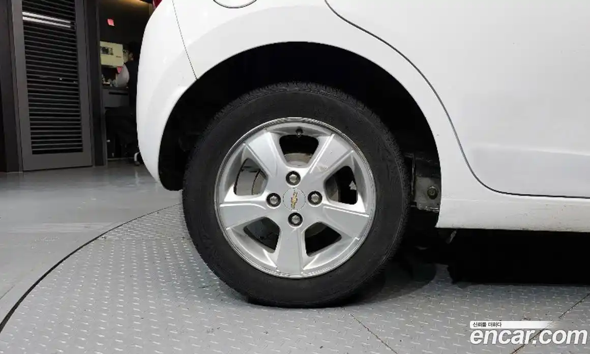 Chevrolet Spark 2016 1.0 гидро в Москве, фото 5