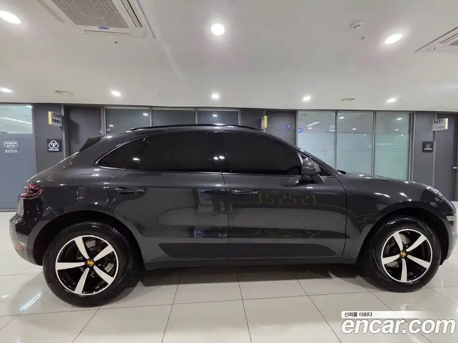 Porsche Macan 2018 2.0 гидро в Москве № 1423241, фото 19