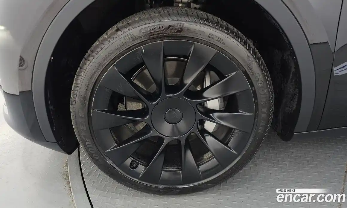 Tesla Model Y 2023 0.2 гидро в Москве № 1423793, фото 5