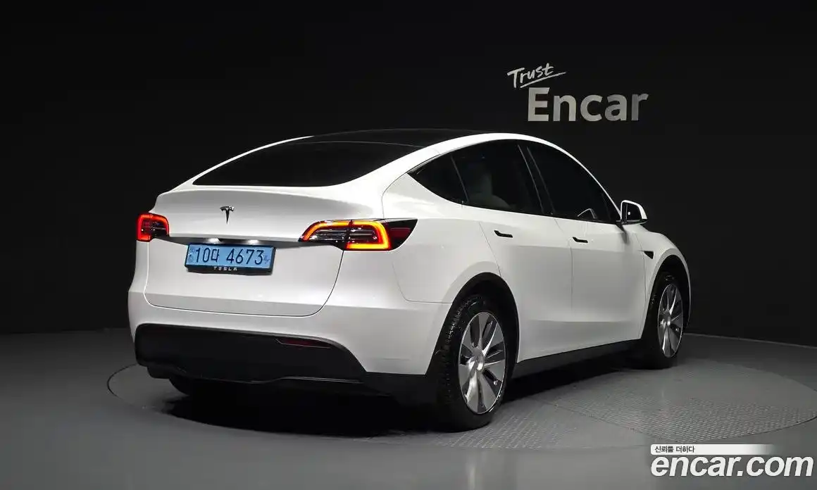 Tesla Model Y 2023 0.2 гидро в Москве № 1423828, фото 2