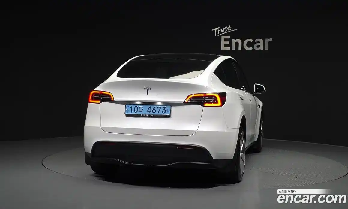 Tesla Model Y 2023 0.2 гидро в Москве № 1423828, фото 4