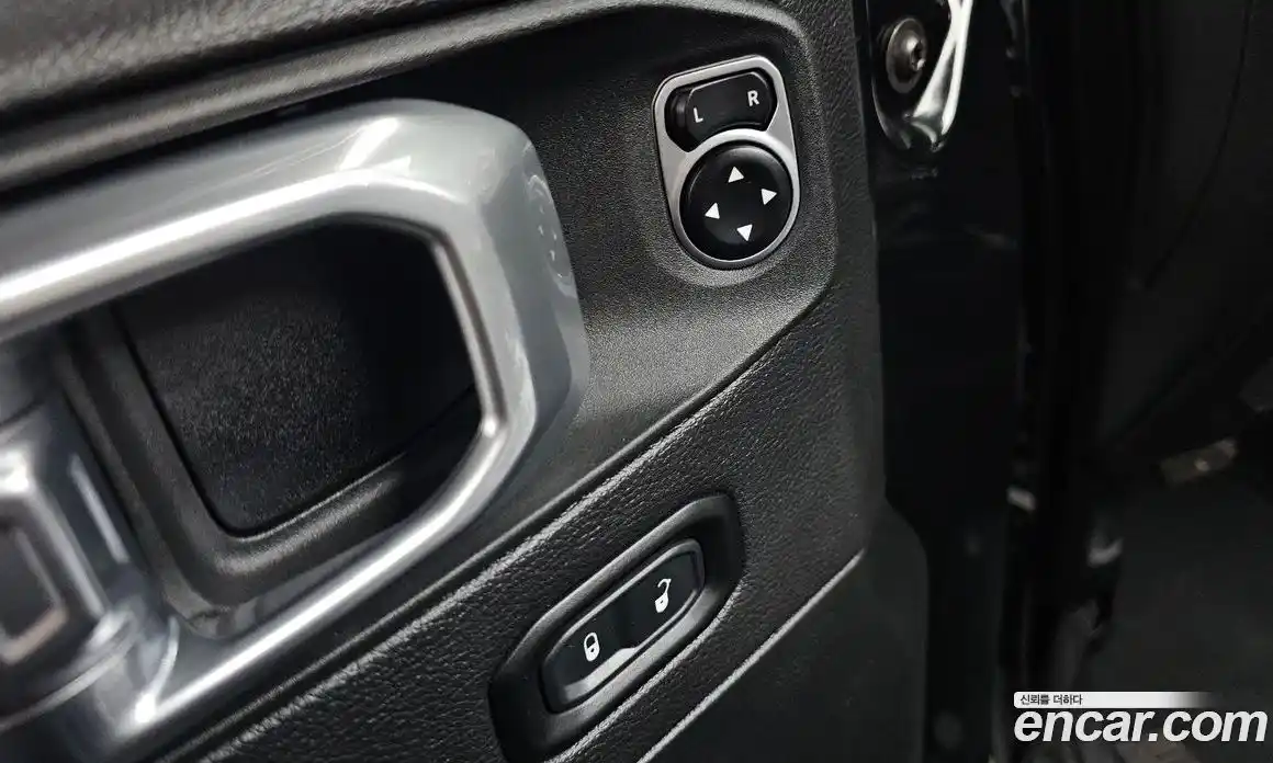 Jeep Wrangler 2020 2.0 гидро в Москве № 1424387, фото 16
