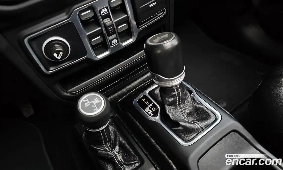 Jeep Wrangler 2020 2.0 гидро в Москве № 1424387, фото 9