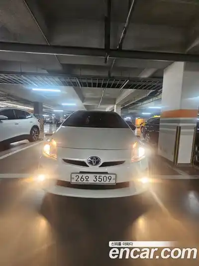 Toyota Prius 2011 1.8 вариатор в Москве № 1424523, миниатюра 3
