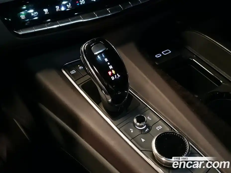 Cadillac Escalade 2022 6.2 гидро в Москве № 1424910, фото 8