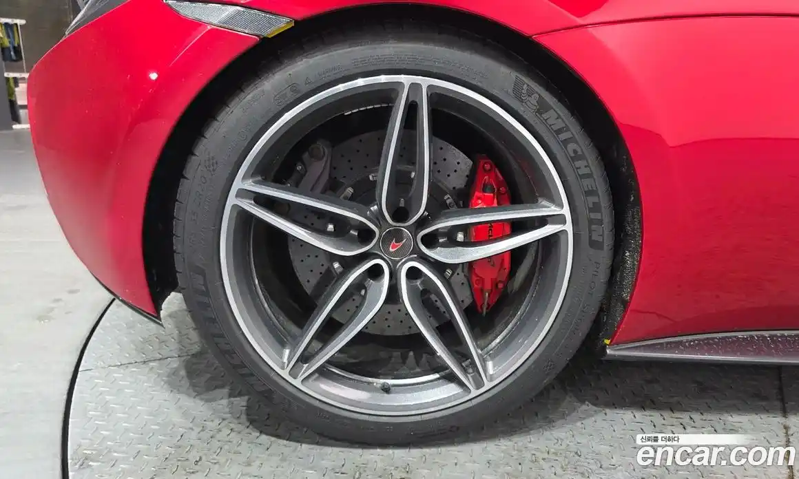 McLaren 570S 2018 3.8 гидро в Москве № 1425109, фото 5