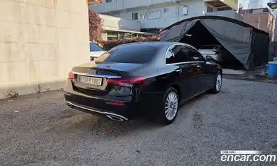 Mercedes-Benz E-Class 2021 2.0 гидро, миниатюра 2
