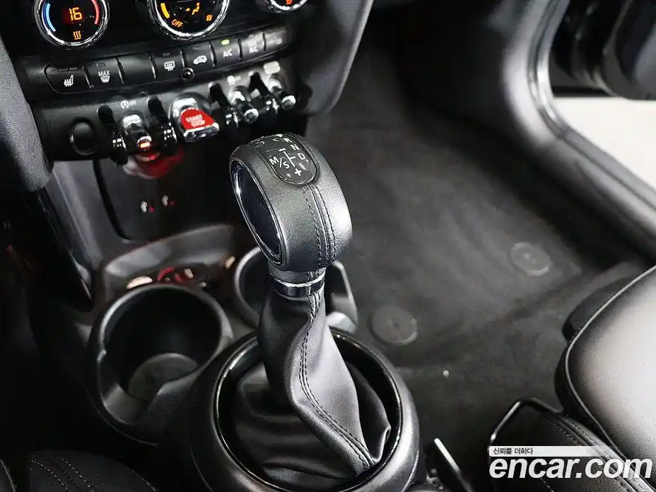 Mini Cooper 2018 1.5 гидро в Москве № 1250816, фото 12