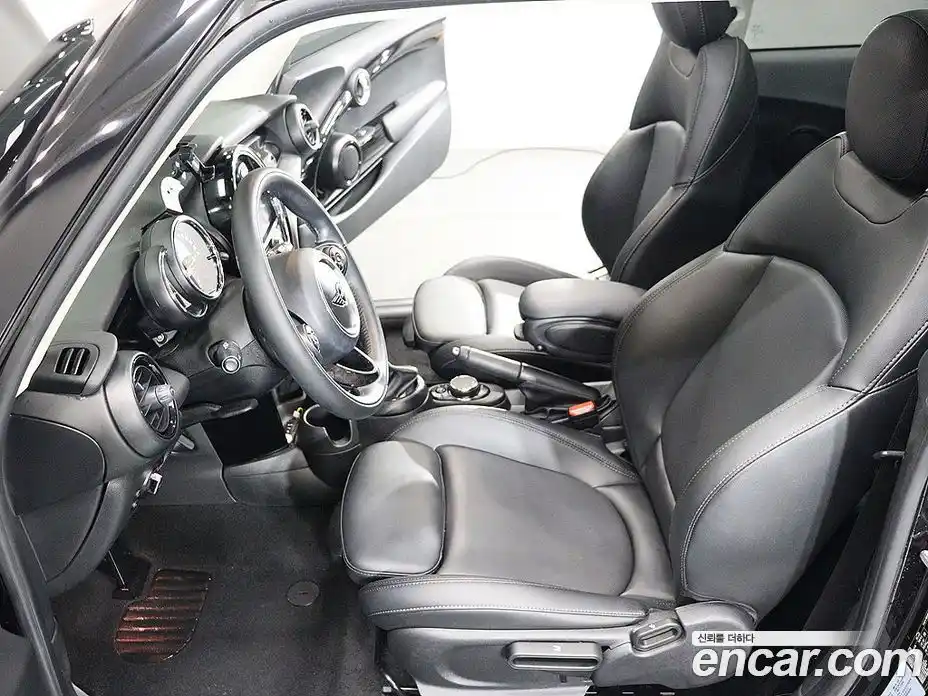 Mini Cooper 2018 1.5 гидро в Москве № 1250816, фото 14