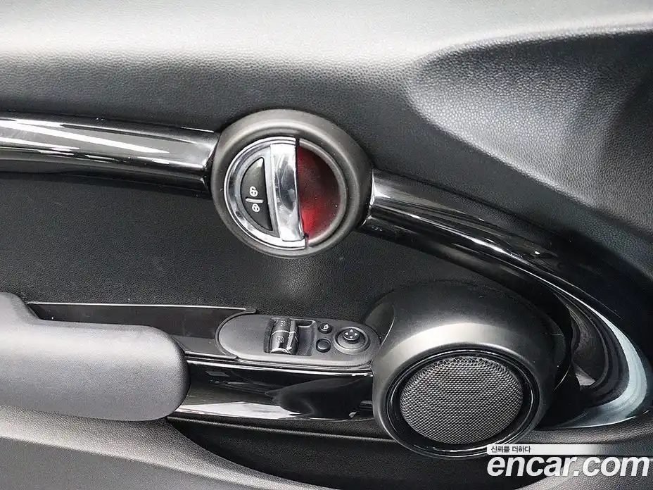 Mini Cooper 2018 1.5 гидро в Москве № 1250816, фото 17