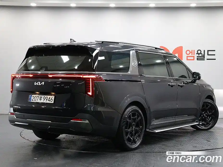 Kia Canival 2023 3.5 гидро в Москве № 1399398, фото 3