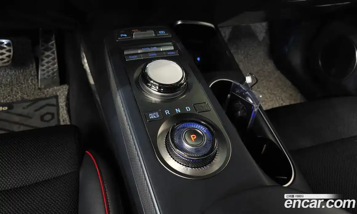 Genesis GV70 2022 2.5 гидро в Москве № 1399680, фото 9