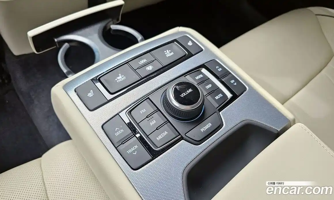 Genesis G80 2018 3.3 Автомат в Москве № 1399683, фото 18