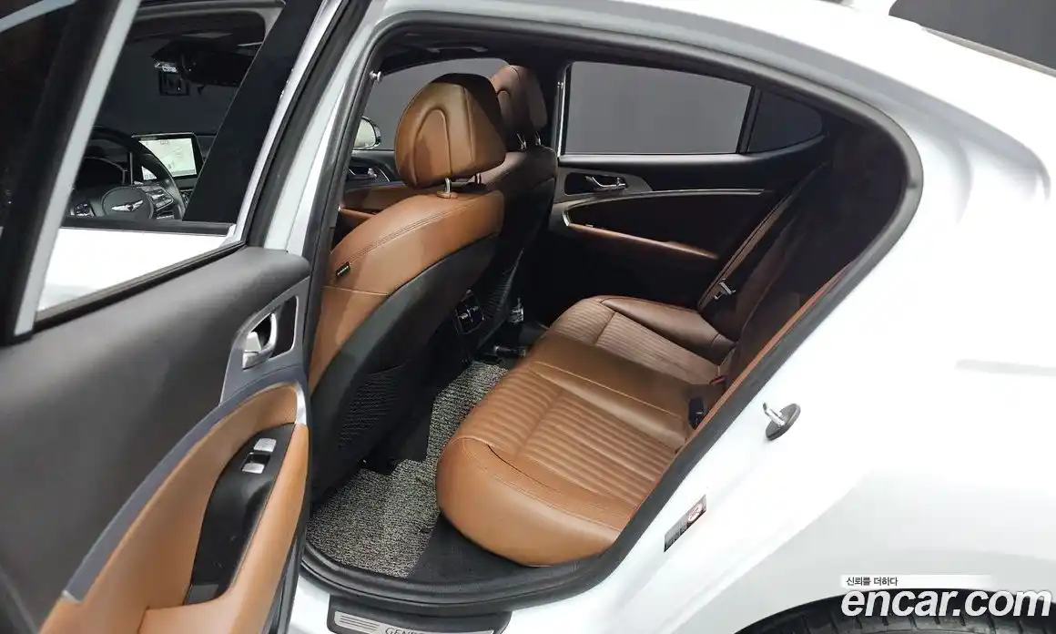 Genesis G70 2018 2.0 Автомат в Москве № 1399733, фото 19