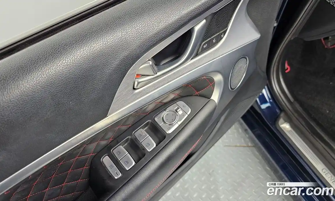 Genesis G70 2019 3.3 Автомат в Москве № 1399811, фото 17