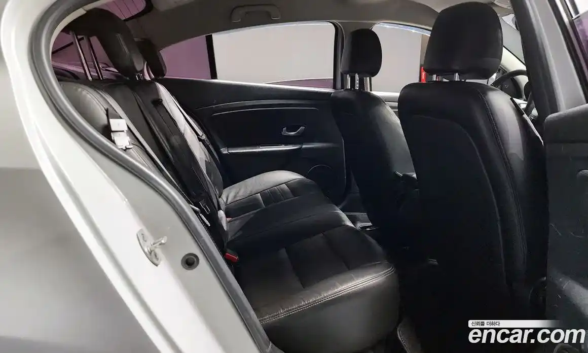 Renault SM3 2017 1.6 гидро в Москве № 1402824, фото 11